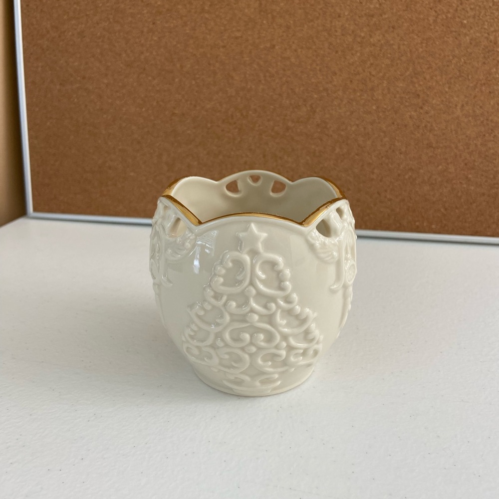 EUC‎ Lenox cream gold rim Christmas tree textured votive candle holder decor